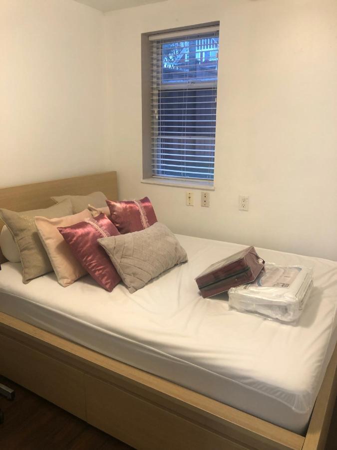 Quiet-Comfy 3 Bedroom Home On A Tree Lined Street In Kits Vancouver Extérieur photo