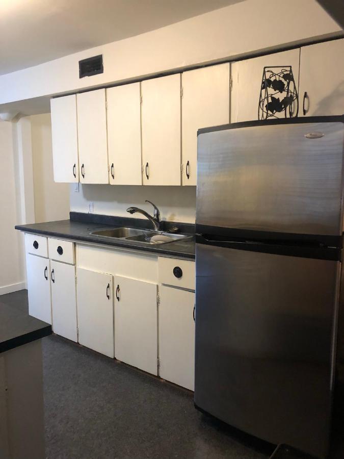 Quiet-Comfy 3 Bedroom Home On A Tree Lined Street In Kits Vancouver Extérieur photo