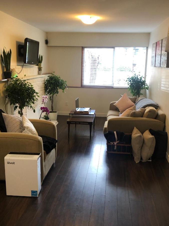 Quiet-Comfy 3 Bedroom Home On A Tree Lined Street In Kits Vancouver Extérieur photo