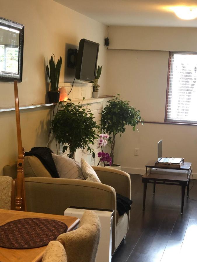 Quiet-Comfy 3 Bedroom Home On A Tree Lined Street In Kits Vancouver Extérieur photo